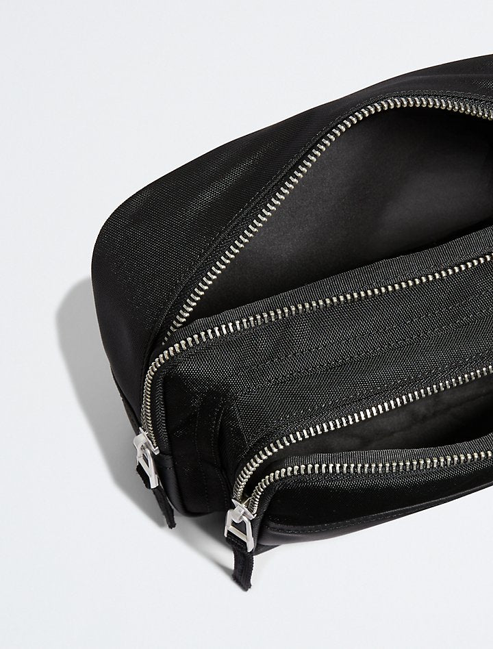 Calvin Klein- Utility Dopp Kit - Black Beauty