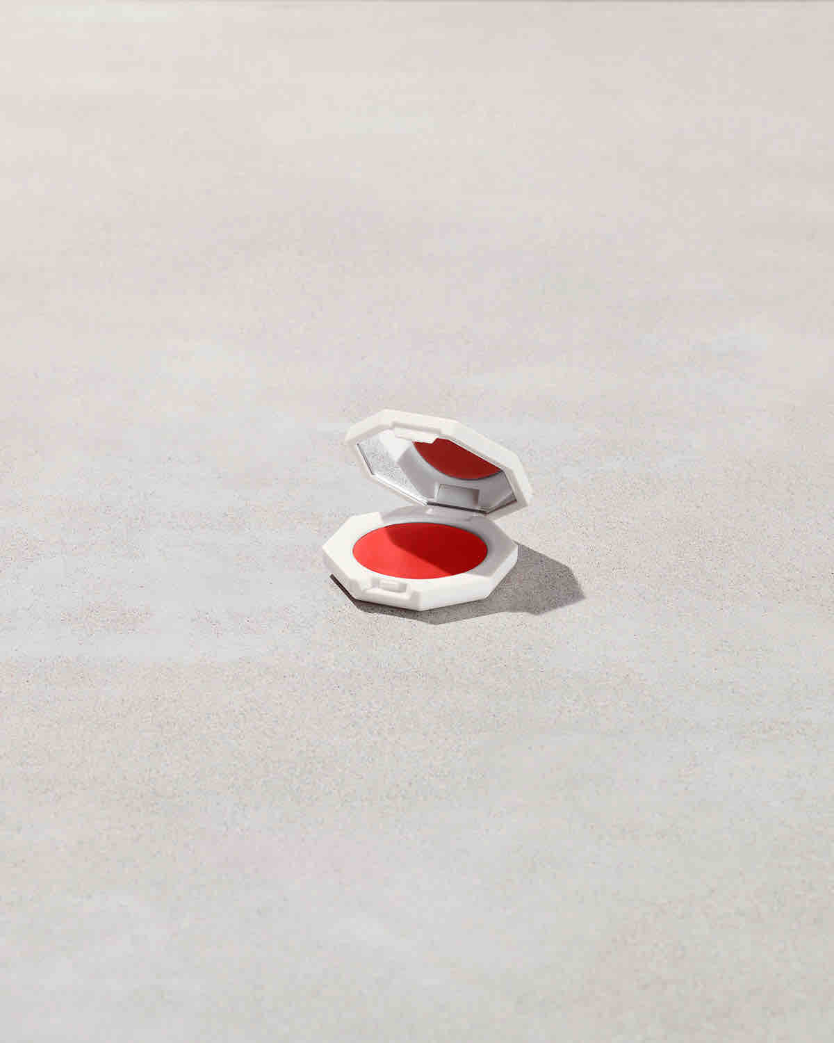 Fenty Beauty- CHEEKS OUT FREESTYLE CREAM BLUSH