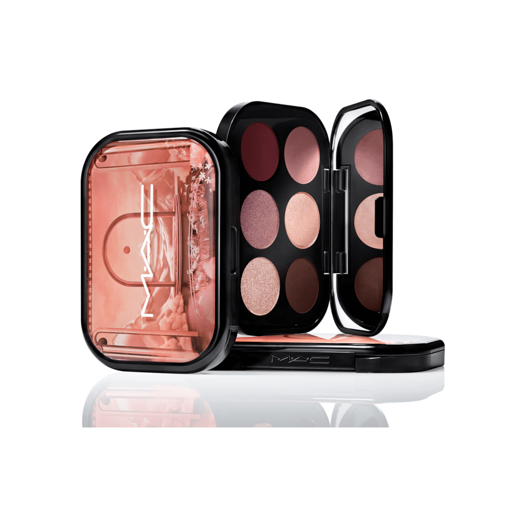 Mac- CONNECT IN COLOUR EYE SHADOW PALETTE: EMBEDDED IN BURGUNDY