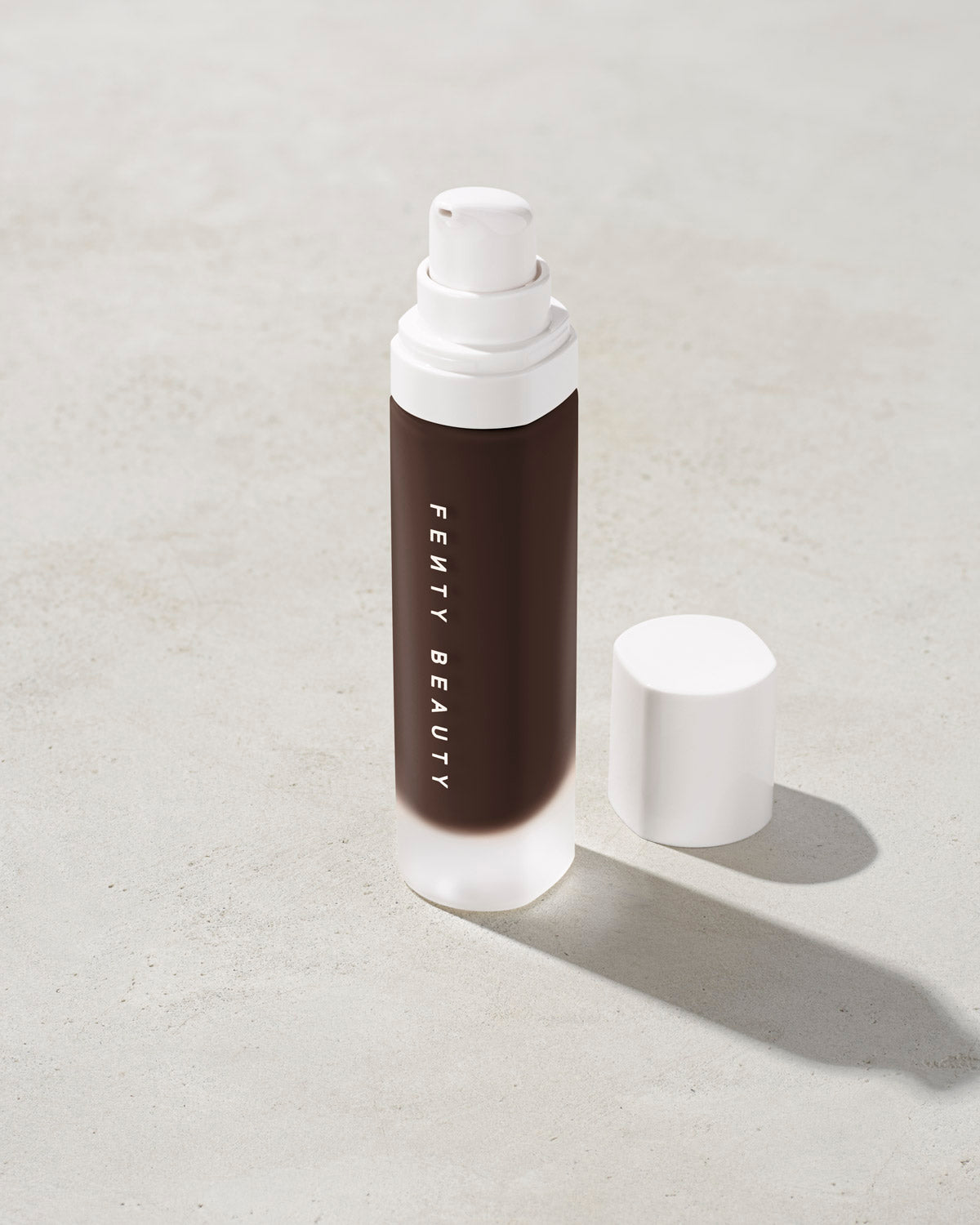 Fenty Beauty- PRO FILT'R SOFT MATTE LONGWEAR FOUNDATION (498 deep with neutral undertones)