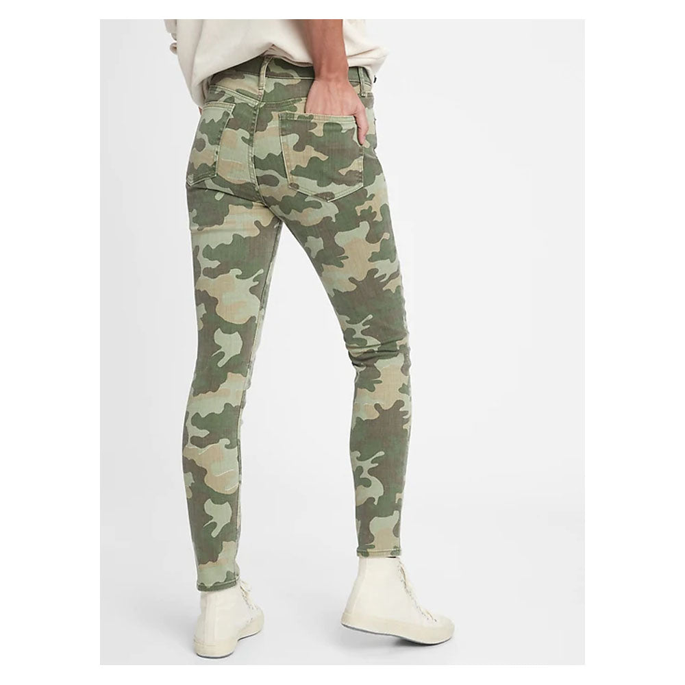 بنطلون جينز مموه ضيق بخصر مرتفع من Gap - أخضر زيتوني بجيوب تنعيم سرية