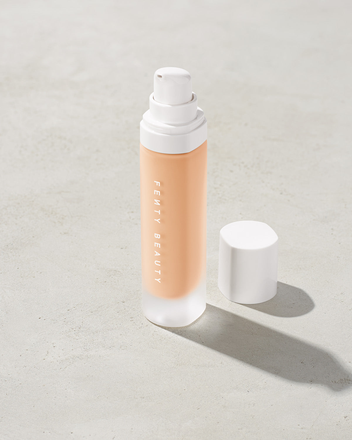 Fenty Beauty- PRO FILT'R SOFT MATTE LONGWEAR FOUNDATION (120 light with neutral undertones)