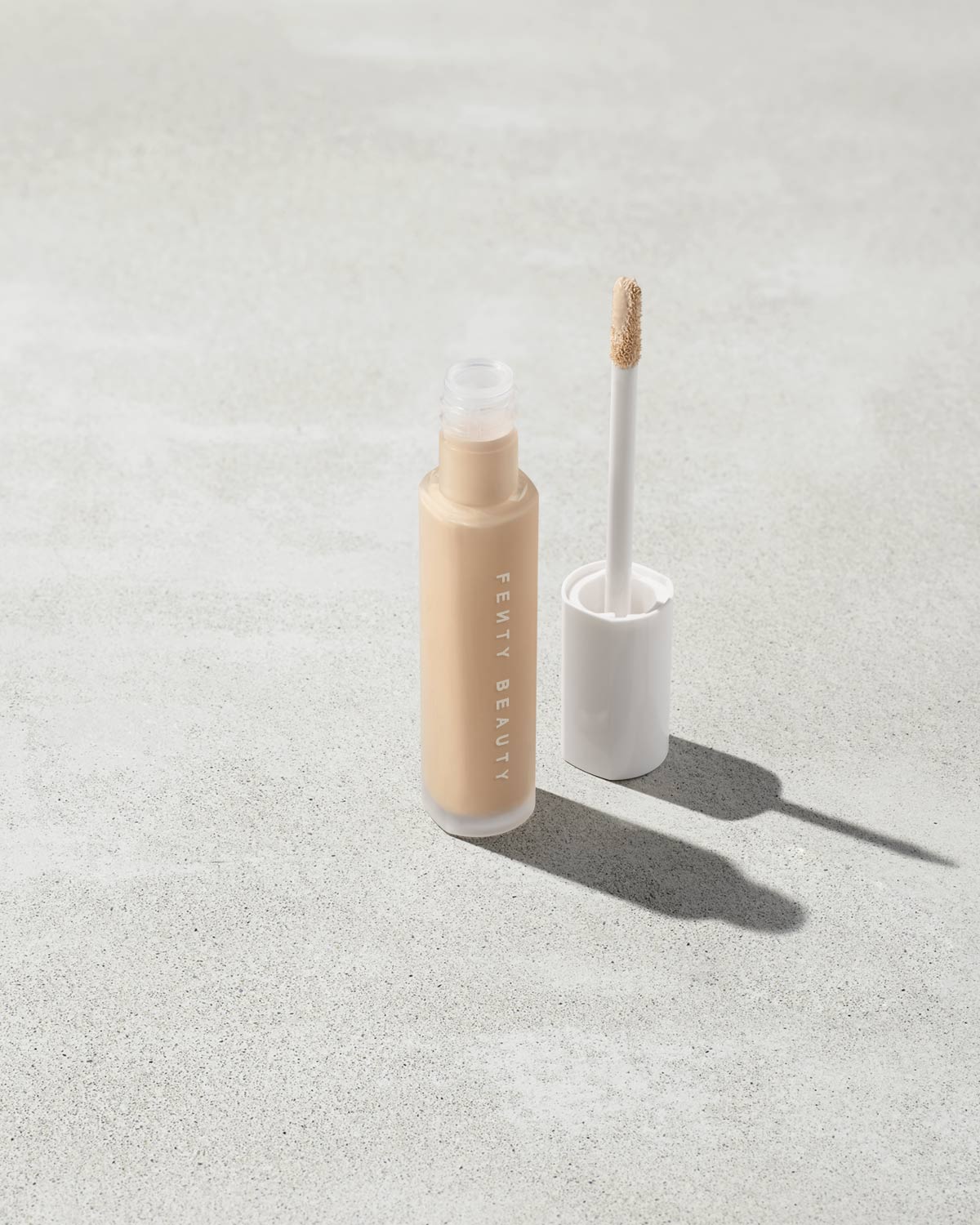 Fenty Beauty- PRO FILT'R INSTANT RETOUCH CONCEALER (185 light medium with neutral undertone)