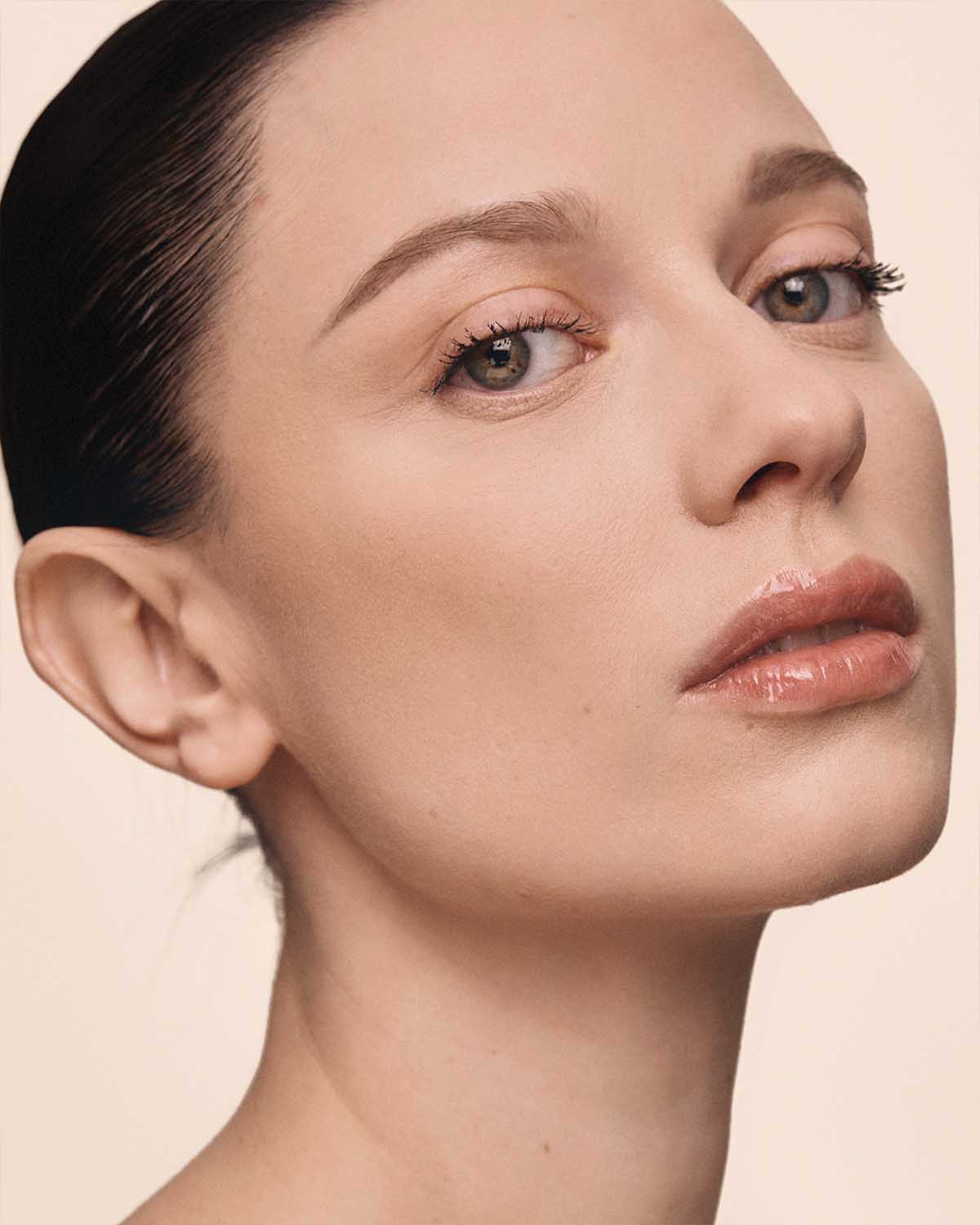 Fenty Beauty- PRO FILT'R SOFT MATTE POWDER FOUNDATION (150 light with neutral undertones)