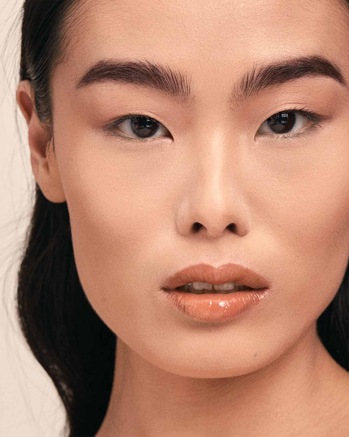 Fenty Beauty- PRO FILT'R SOFT MATTE POWDER FOUNDATION (190 light medium with warm yellow undertones)