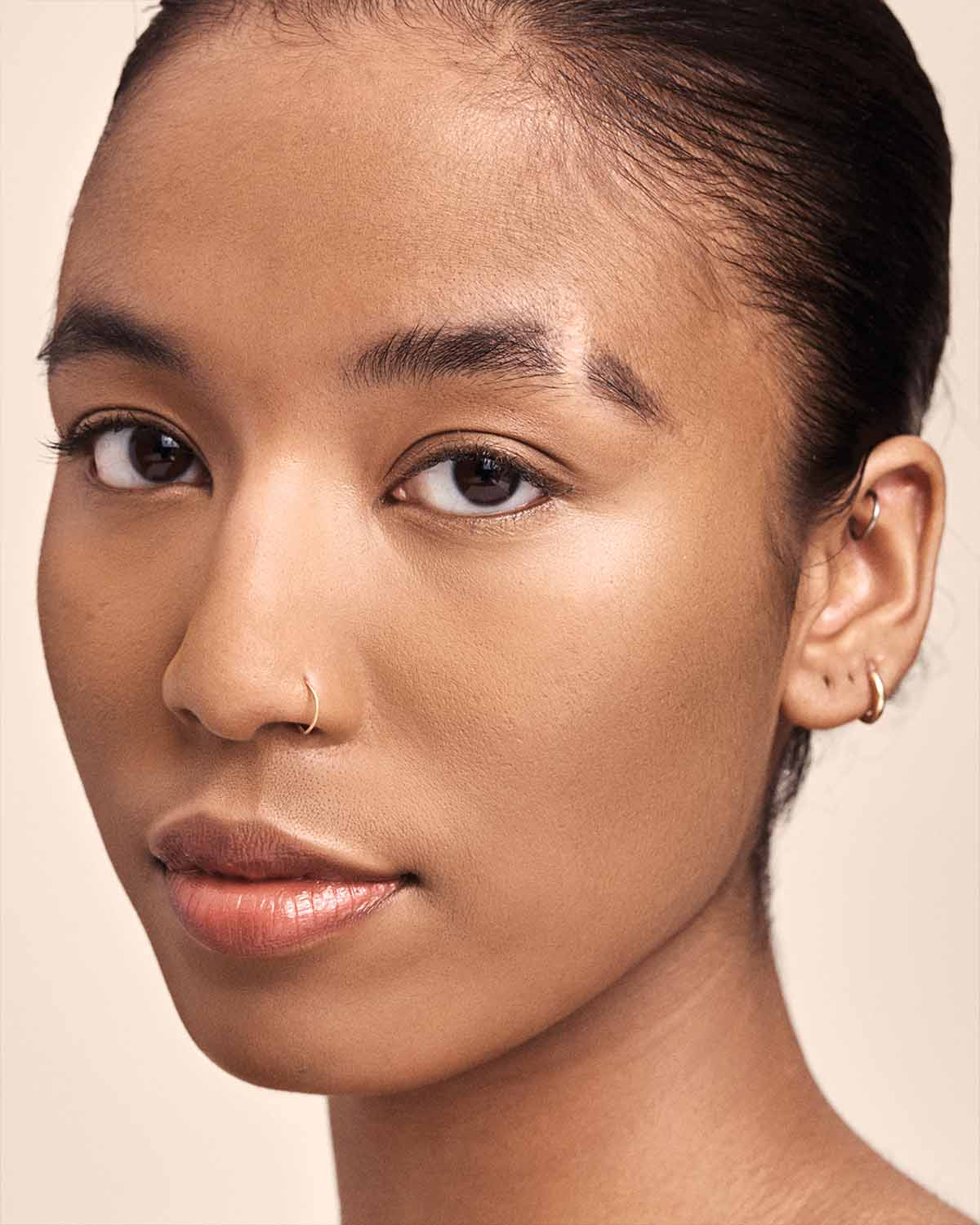 Fenty Beauty- PRO FILT'R SOFT MATTE POWDER FOUNDATION (360 medium deep with neutral undertones)