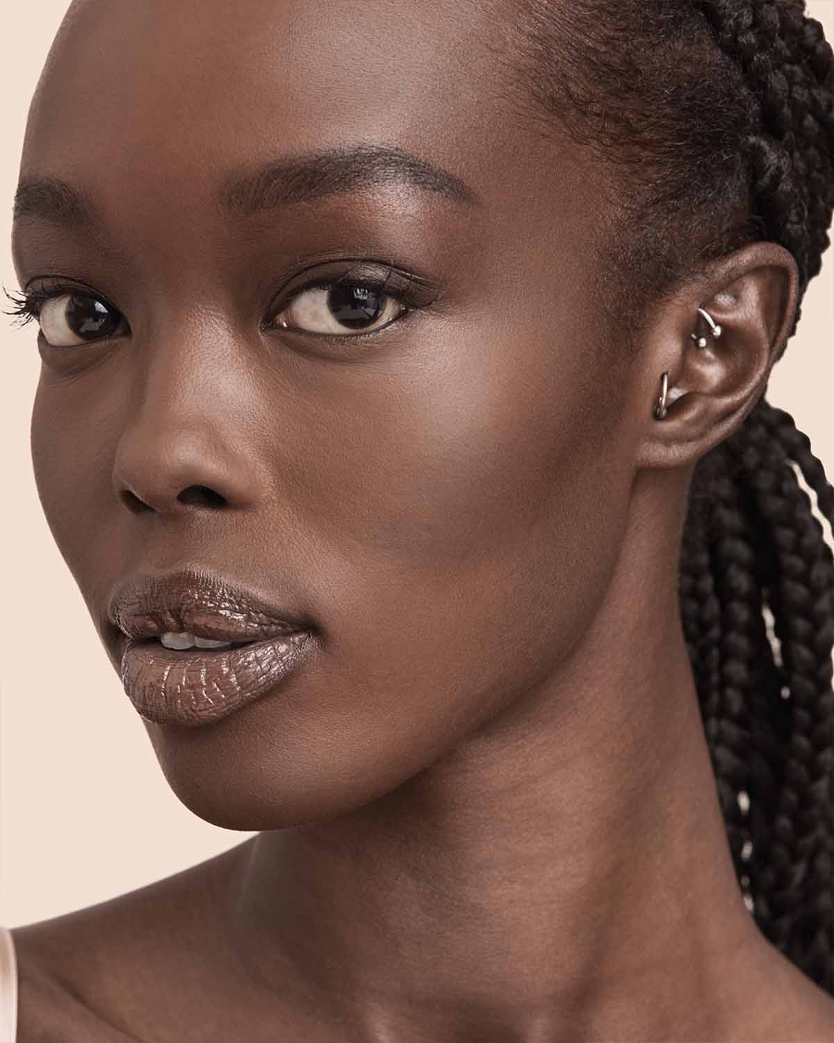 Fenty Beauty- PRO FILT'R SOFT MATTE POWDER FOUNDATION (460 deep with warm bronze undertones)