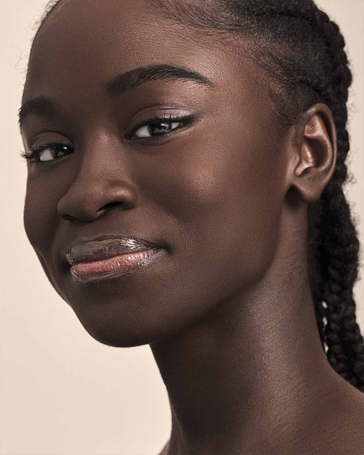 Fenty Beauty- PRO FILT'R SOFT MATTE POWDER FOUNDATION (490 deep with neutral undertones)