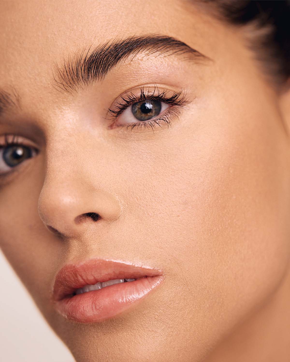 Fenty Beauty- PRO FILT'R INSTANT RETOUCH CONCEALER (260 medium with neutral undertone)