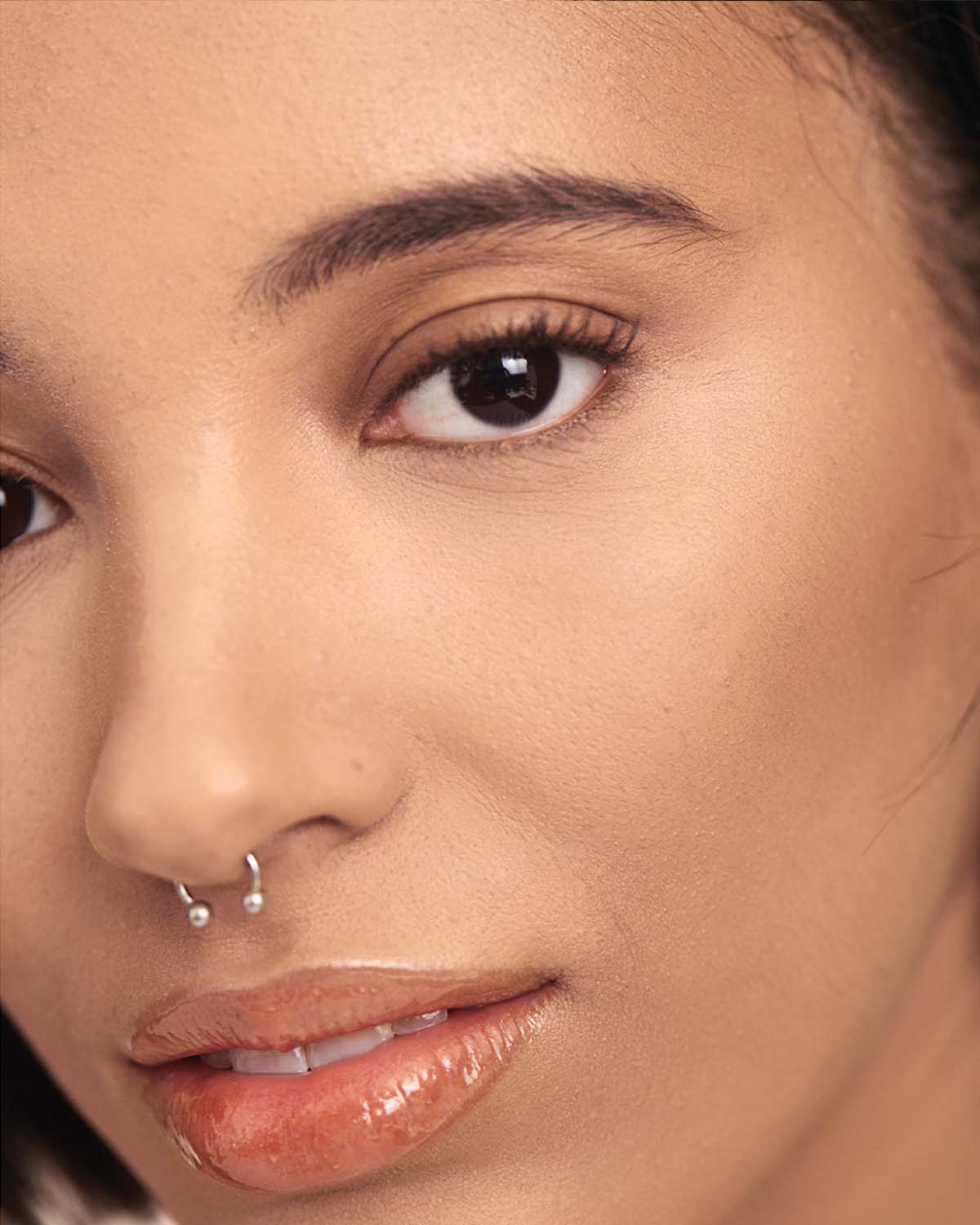 Fenty Beauty- PRO FILT'R INSTANT RETOUCH CONCEALER (290 medium with warm olive undertone)