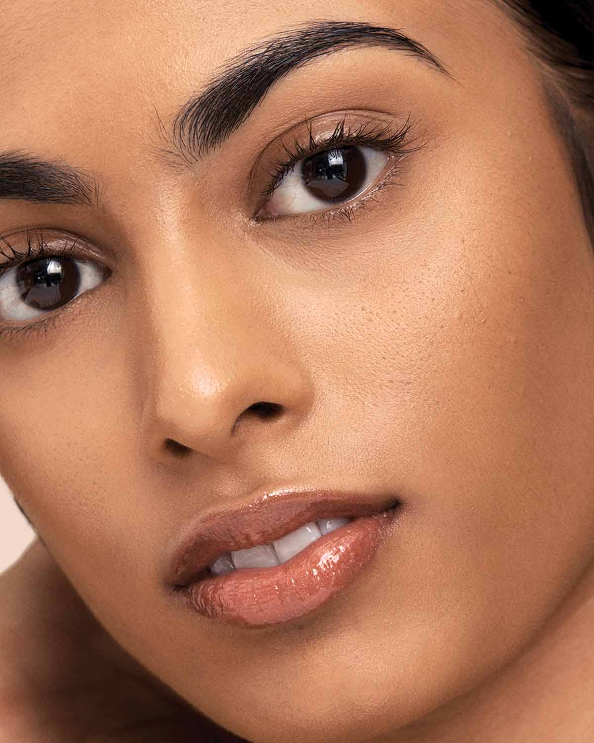 Fenty Beauty- PRO FILT'R INSTANT RETOUCH CONCEALER (345 medium deep with warm olive undertone)