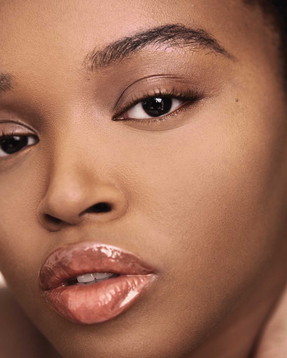 Fenty Beauty- PRO FILT'R INSTANT RETOUCH CONCEALER (400 medium deep with warm golden undertone)