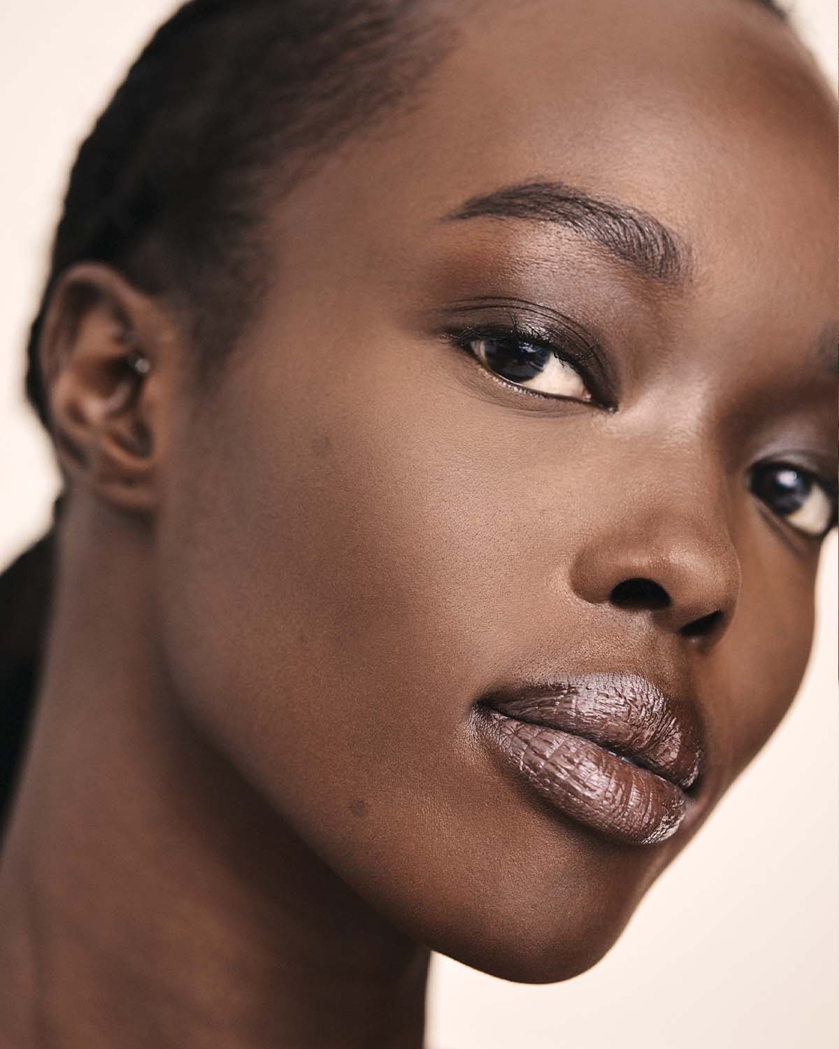 Fenty Beauty- PRO FILT'R INSTANT RETOUCH CONCEALER (460 deep with warm bronze undertone)