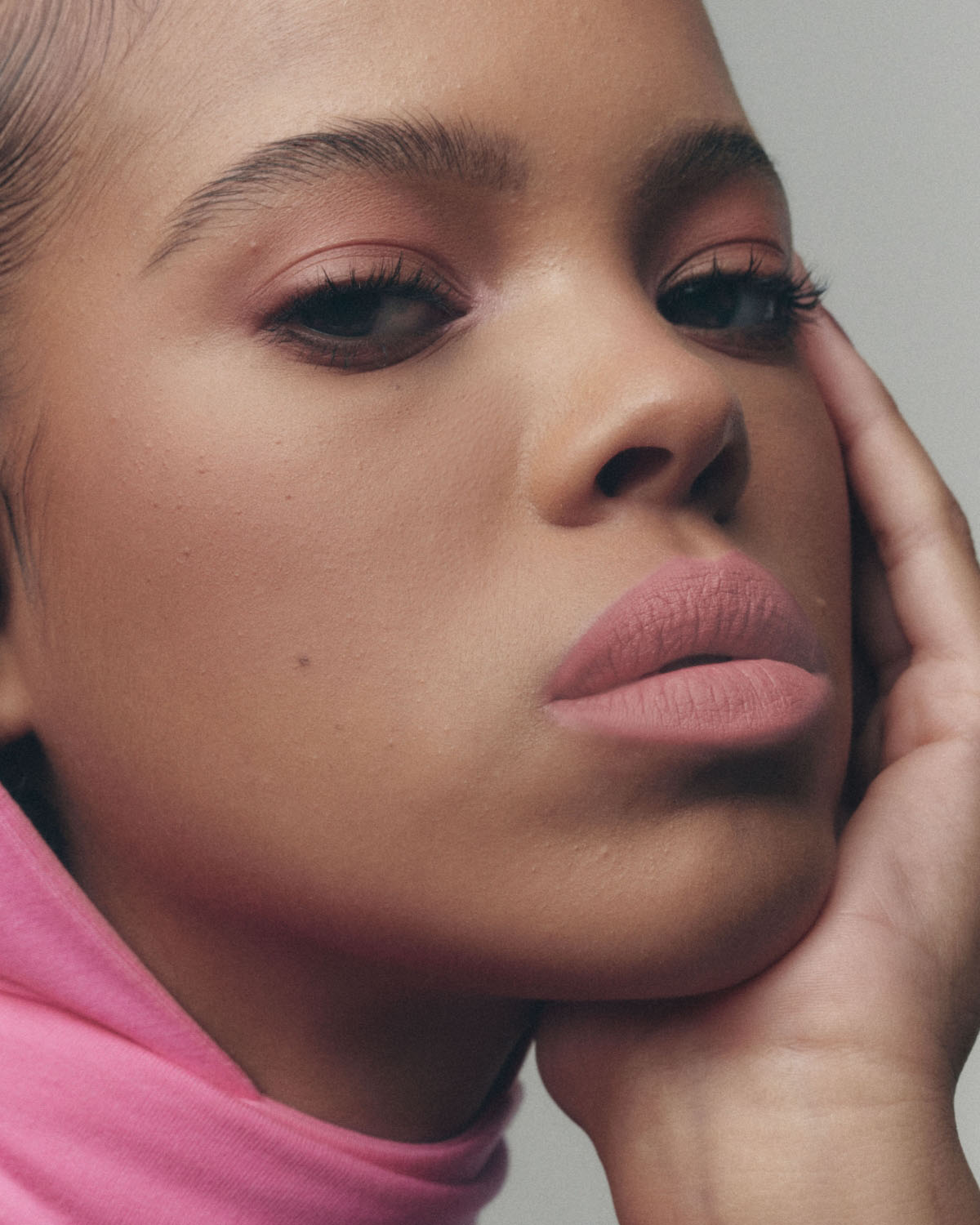 Fenty Beauty- FENTY ICON VELVET LIQUID LIPSTICK (C-Suite'Heart - Soft Pink Nude)