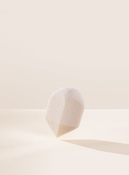 Rare Beauty- Liquid Touch Multi-Tasking Sponge