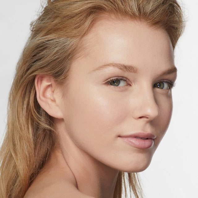 Estee Lauder- Double Wear Stay-in-Place Foundation (1C1 COOL BONE)