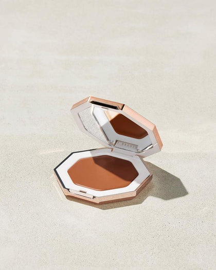 Fenty Beauty- Cheeks Out Freestyle Cream Bronzer (Hunnie Glaze)