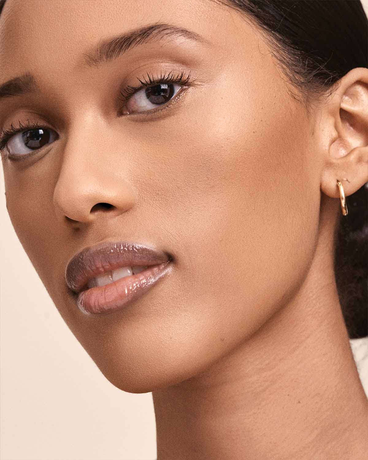 Fenty Beauty PRO FILT R SOFT MATTE POWDER FOUNDATION 310 medium with Amreki