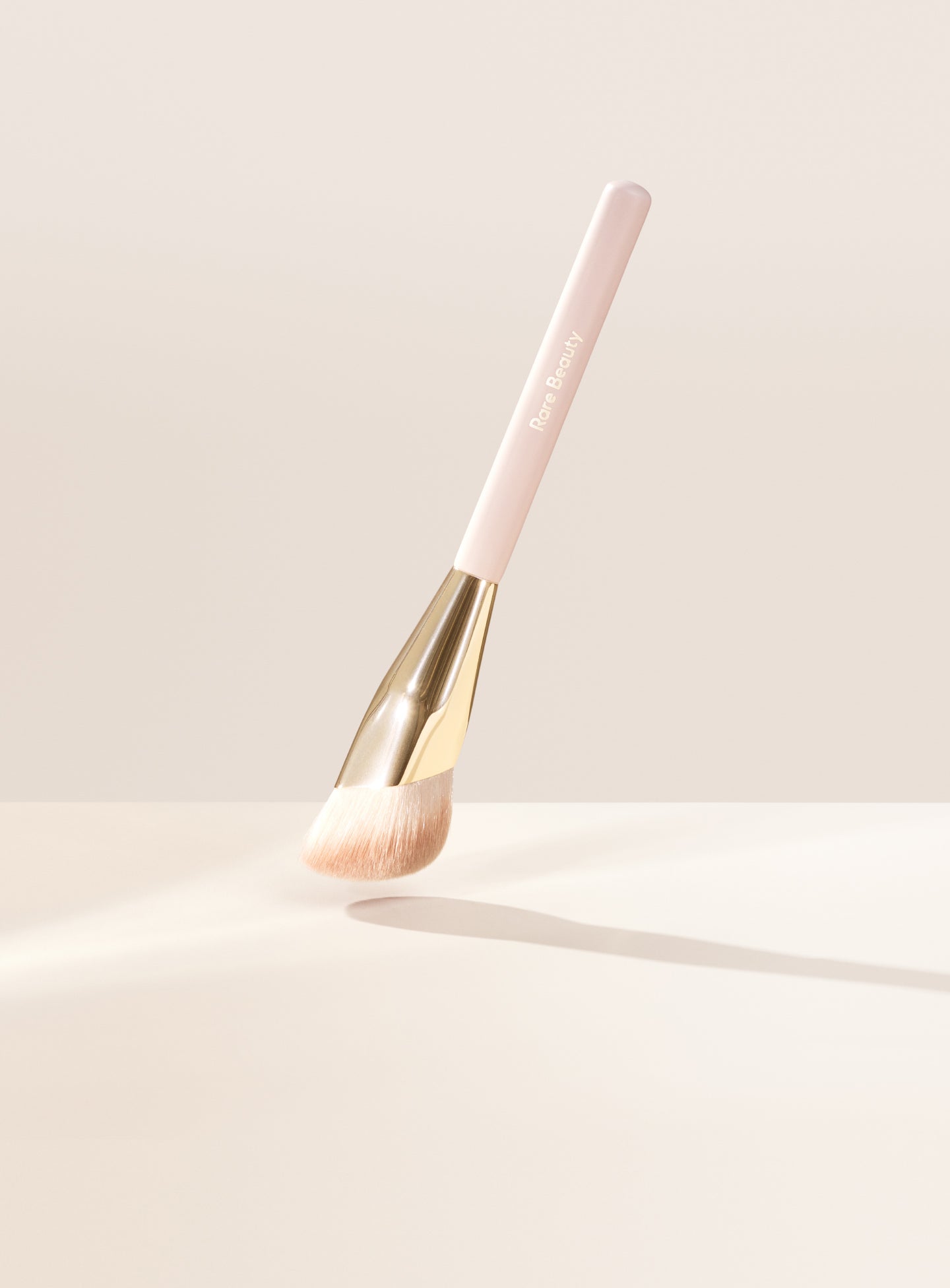 Rare Beauty- Liquid Touch Foundation Brush
