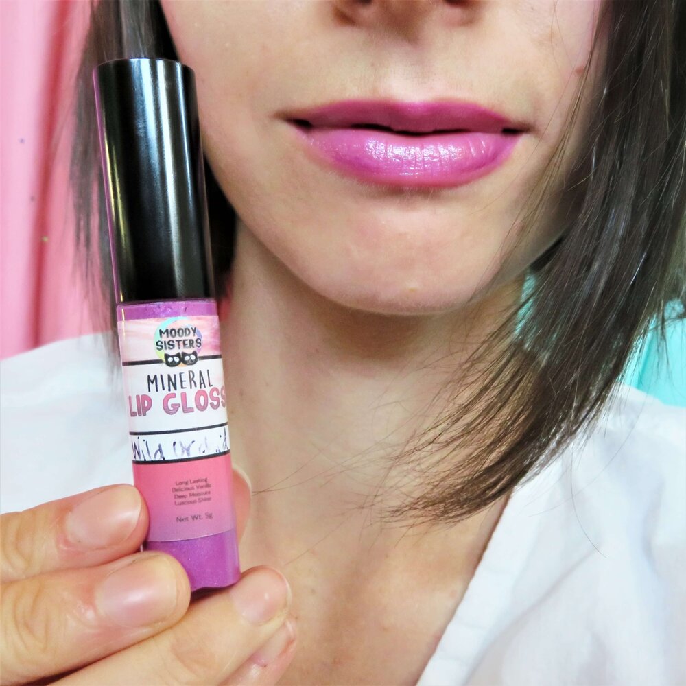 Moody Sisters- MINERAL LIP GLOSS (WILD ORCHID)